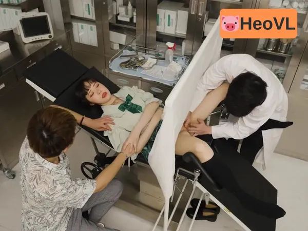 Phim Gặp Bác Sĩ Nam Biến Thái Khi Cho Vợ Đi Khám Phụ Khoa Vlxx