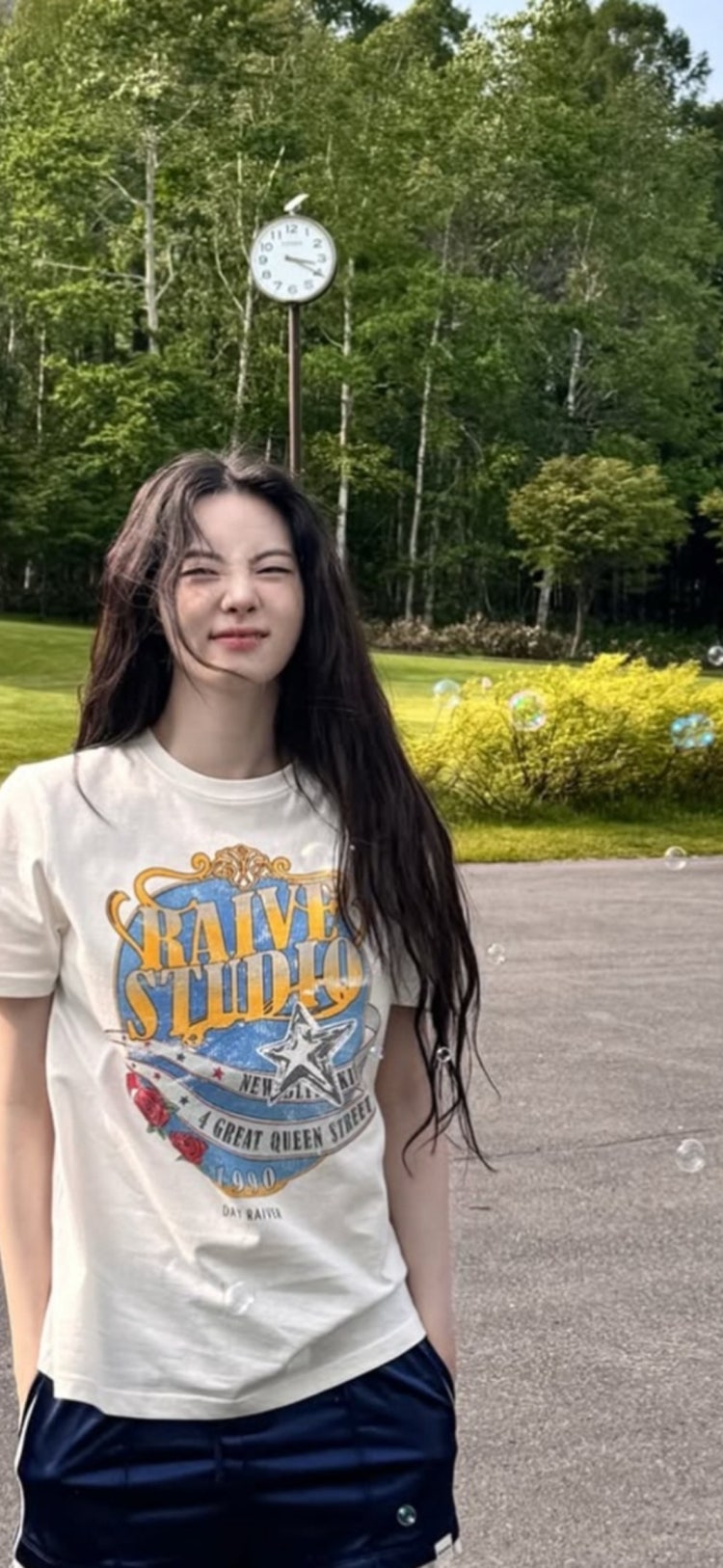 아이폰15pro 배경 이 사진 배경으로 하려고 하는데 고화질로 가능